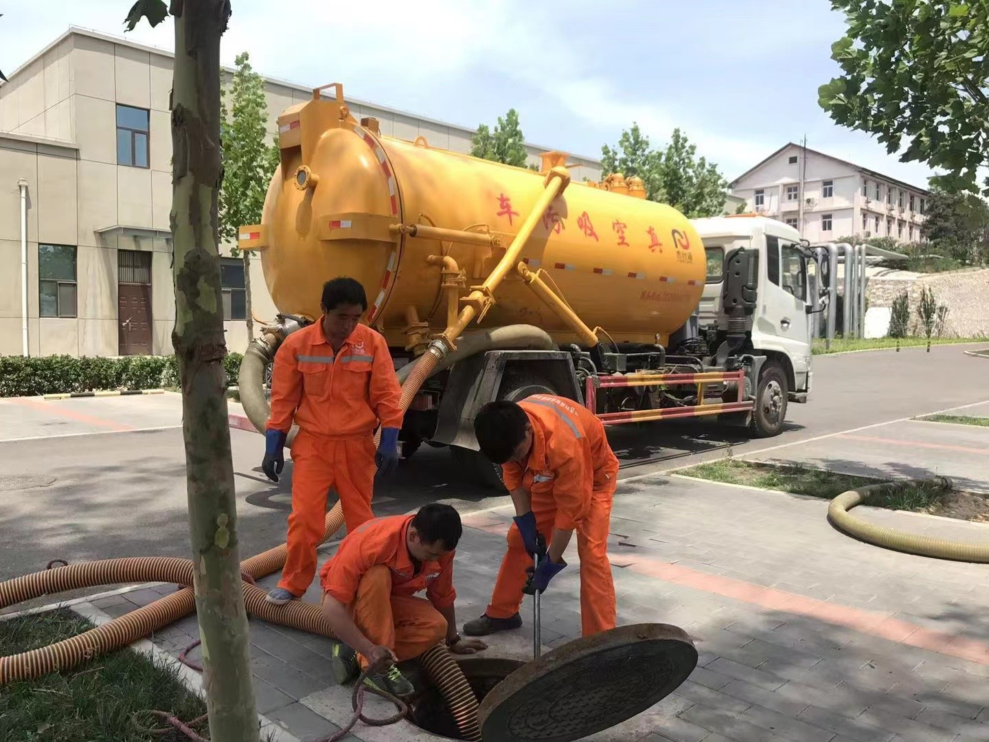 润州化粪池清理与5-8吨吸粪车施工效率分析